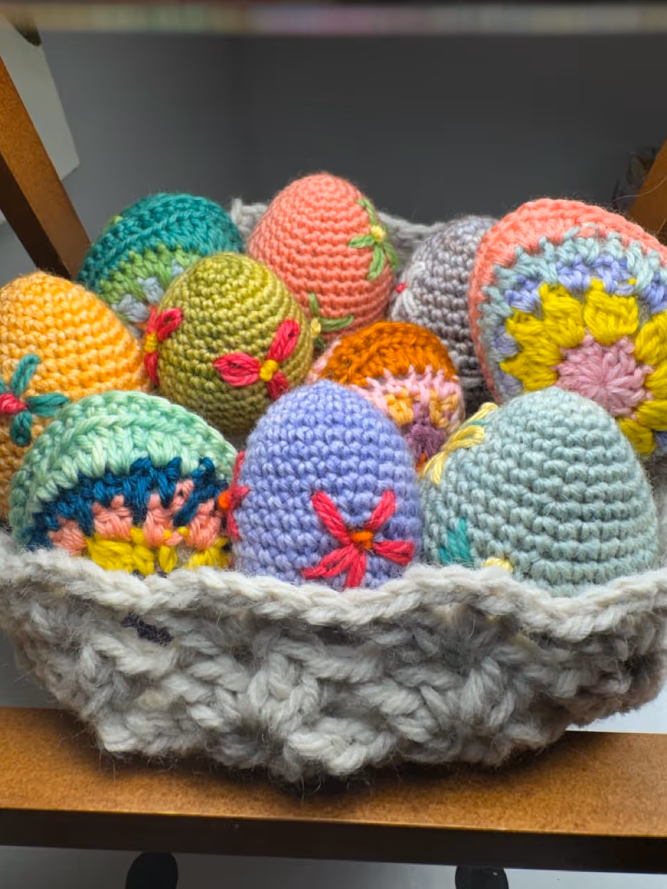 Des oeufs de pâques en laine