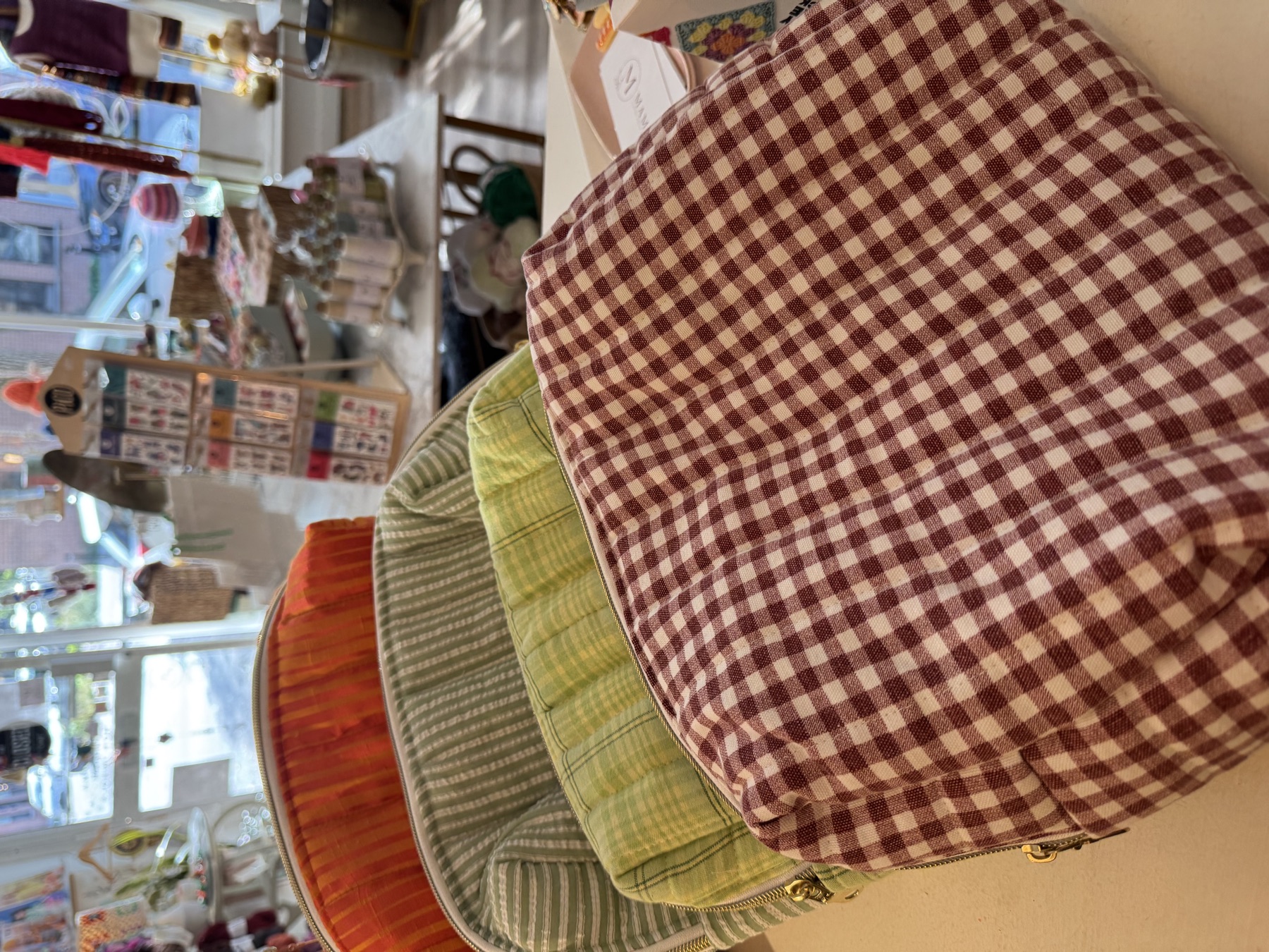 Pochettes en tissu faites à partir de matériaux recyclés